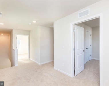174 Hamstead Drive - Photo Thumbnail 9