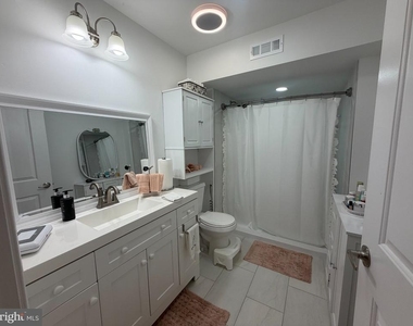 9812 Thoroughbred Road - Photo Thumbnail 34