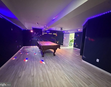 9812 Thoroughbred Road - Photo Thumbnail 36