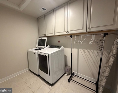 9812 Thoroughbred Road - Photo Thumbnail 20