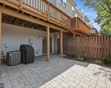 3839 Watkins Mill Drive - Photo Thumbnail 35