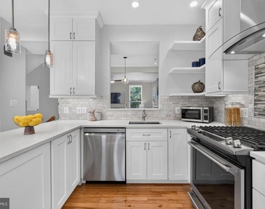 122 Sanborn Place - Photo Thumbnail 23