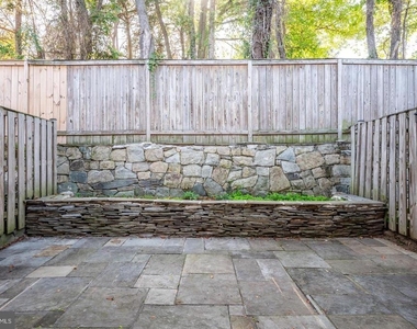 122 Sanborn Place - Photo Thumbnail 28