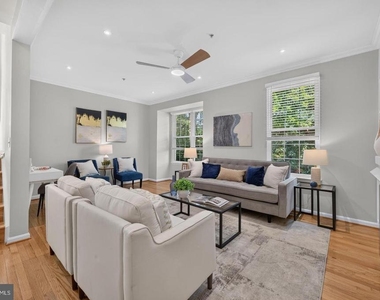 122 Sanborn Place - Photo Thumbnail 12
