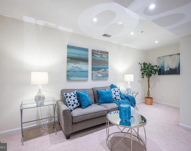 122 Sanborn Place - Photo Thumbnail 7
