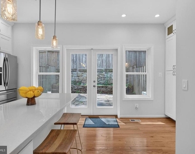 122 Sanborn Place - Photo Thumbnail 20