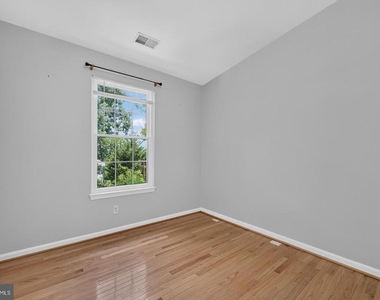 122 Sanborn Place - Photo Thumbnail 40