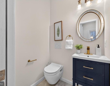 122 Sanborn Place - Photo Thumbnail 18