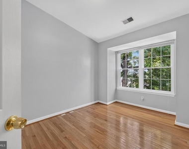 122 Sanborn Place - Photo Thumbnail 37