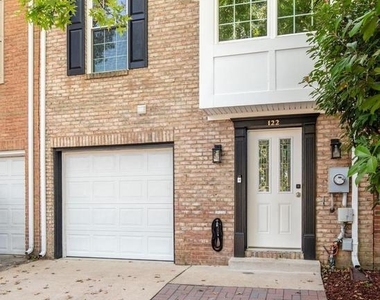 122 Sanborn Place - Photo Thumbnail 47