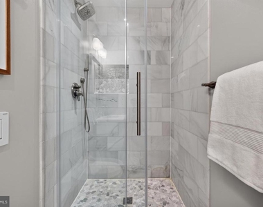 122 Sanborn Place - Photo Thumbnail 44