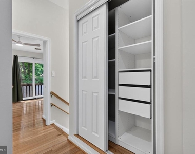 122 Sanborn Place - Photo Thumbnail 45