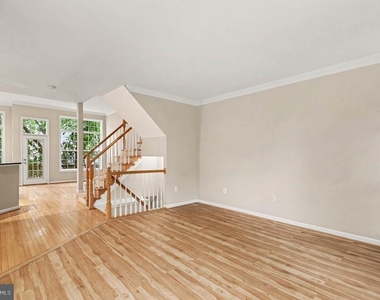 2403 Gorgas Place - Photo Thumbnail 3