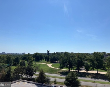 1011 Arlington Boulevard - Photo Thumbnail 2