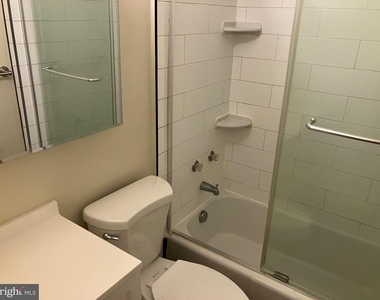 1011 Arlington Boulevard - Photo Thumbnail 5