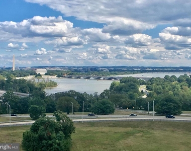 1011 Arlington Boulevard - Photo Thumbnail 1