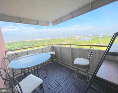 1011 Arlington Boulevard - Photo Thumbnail 14