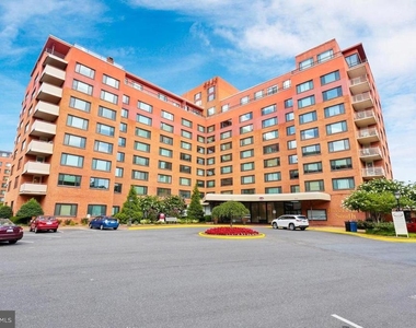 1011 Arlington Boulevard - Photo Thumbnail 21