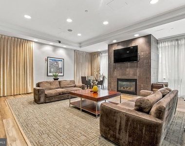 880 N Pollard Street - Photo Thumbnail 22