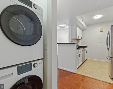 880 N Pollard Street - Photo Thumbnail 14