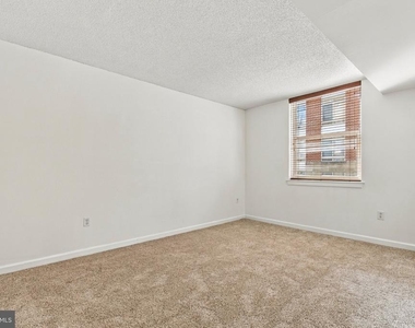 880 N Pollard Street - Photo Thumbnail 9