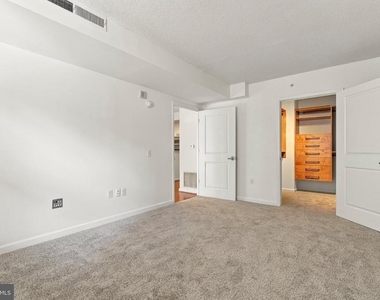 880 N Pollard Street - Photo Thumbnail 11
