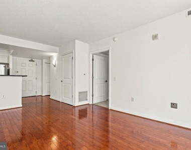 880 N Pollard Street - Photo Thumbnail 8