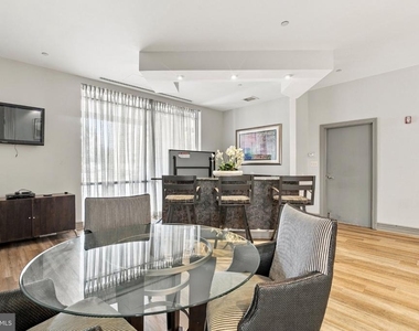 880 N Pollard Street - Photo Thumbnail 23