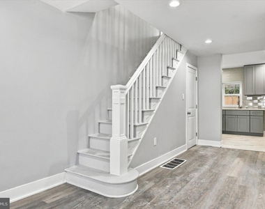 522 Pierce Street - Photo Thumbnail 7