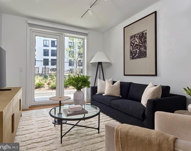 1200 Normandy Place - Photo Thumbnail 6