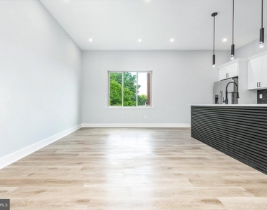 631 N Preston Street - Photo Thumbnail 2