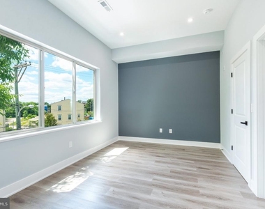 631 N Preston Street - Photo Thumbnail 4