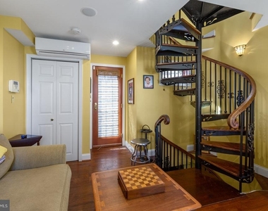 928 Irving Street - Photo Thumbnail 9