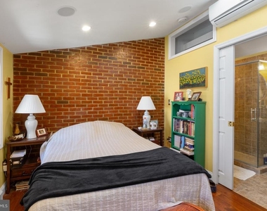928 Irving Street - Photo Thumbnail 14