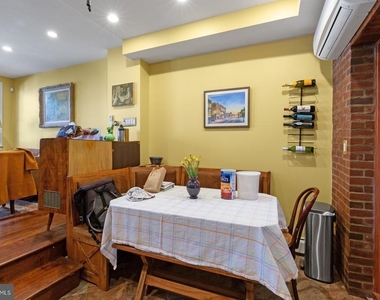 928 Irving Street - Photo Thumbnail 6