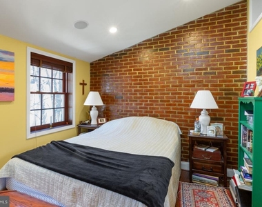 928 Irving Street - Photo Thumbnail 13
