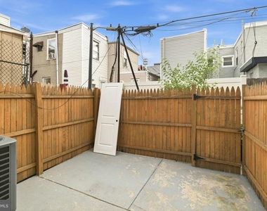 1905 E Harold Street - Photo Thumbnail 4