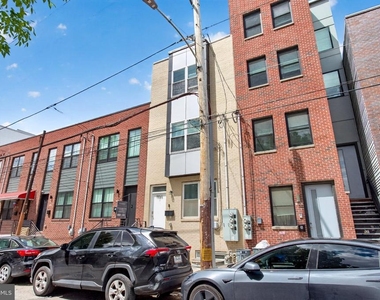 1956 N 8th Street - Photo Thumbnail 2