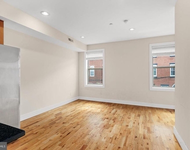 1607 Brown Street - Photo Thumbnail 10