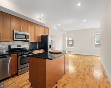 1607 Brown Street - Photo Thumbnail 6