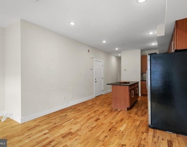 1607 Brown Street - Photo Thumbnail 9