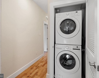 1607 Brown Street - Photo Thumbnail 14