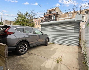 1607 Brown Street - Photo Thumbnail 16