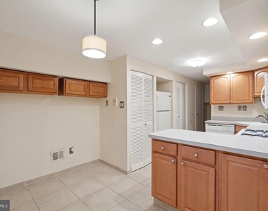 830 Kater Street - Photo Thumbnail 7