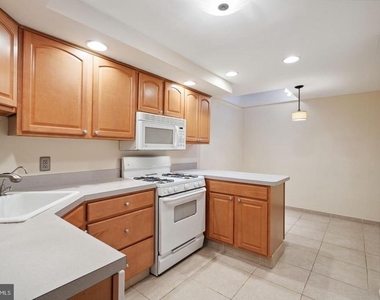 830 Kater Street - Photo Thumbnail 4