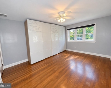6797 6797 Lawnton Street - Photo Thumbnail 13