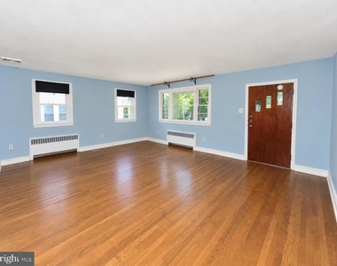 6797 6797 Lawnton Street - Photo Thumbnail 4