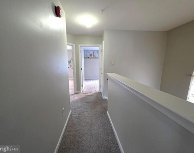 347 Glenn Rose Circle - Photo Thumbnail 9