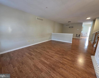347 Glenn Rose Circle - Photo Thumbnail 1