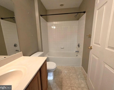 347 Glenn Rose Circle - Photo Thumbnail 11